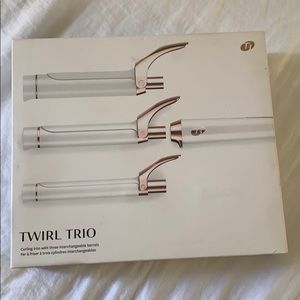 NWT T3 Twirl Trip Curling Iron